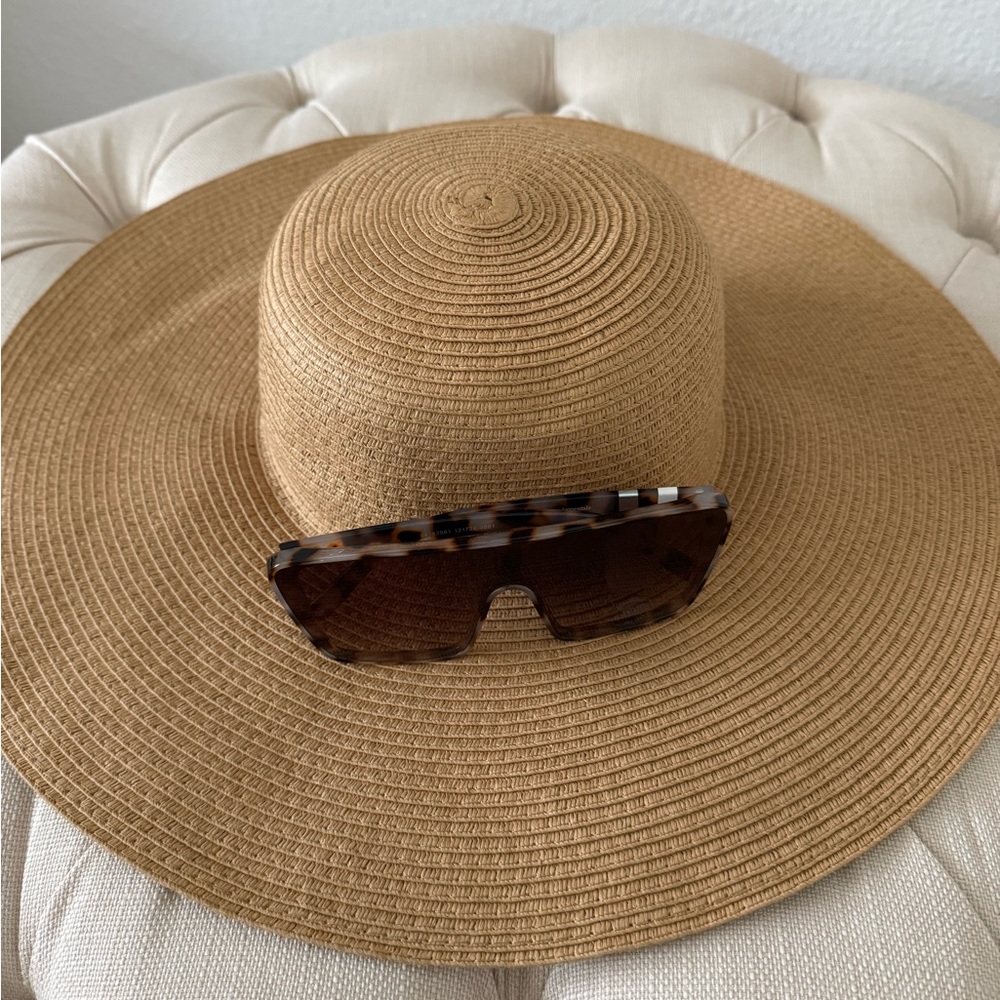 Sun Hat & Tortoise Sunglasses 👒🕶️